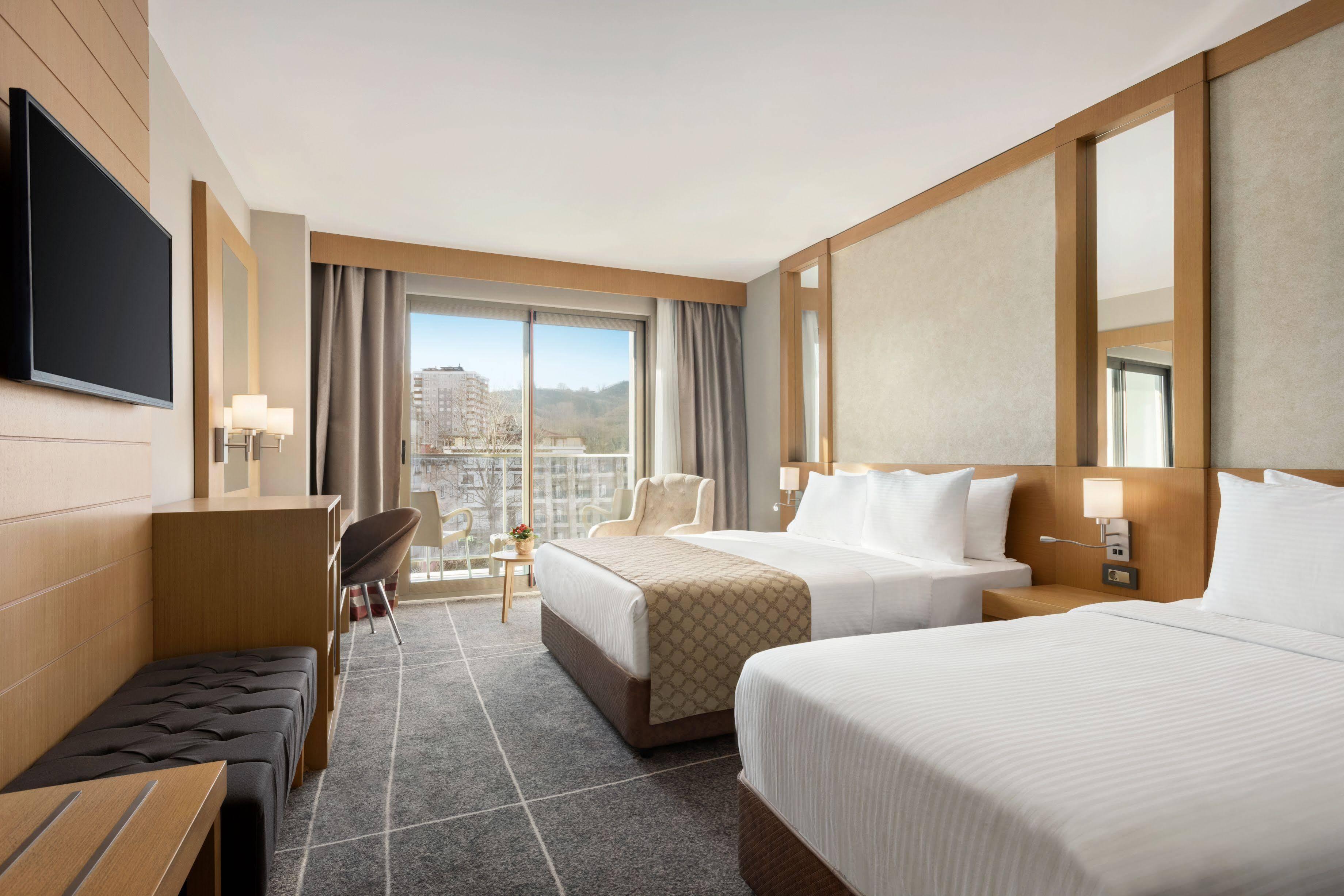 Ramada Resort By Wyndham Unye Eksteriør billede