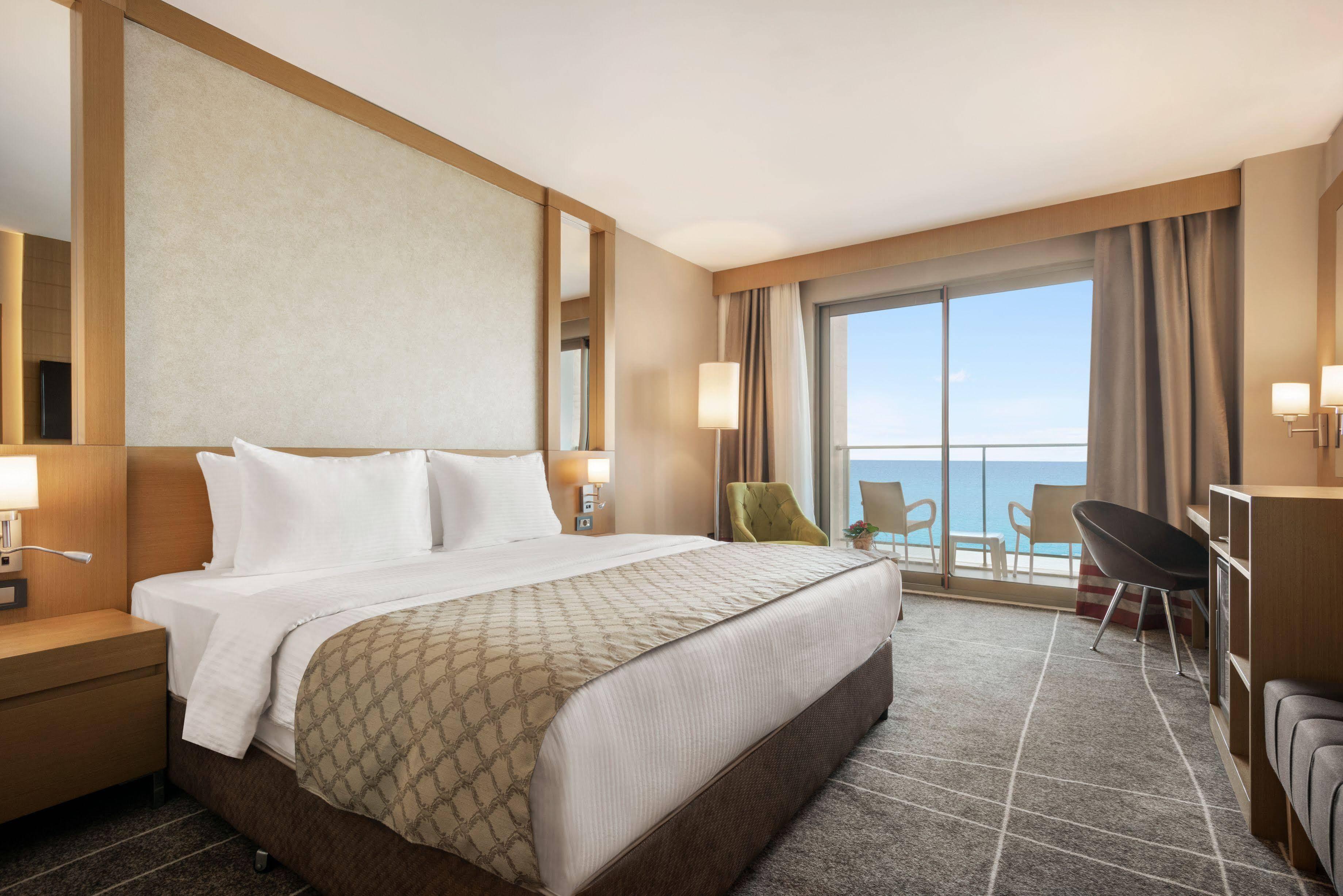 Ramada Resort By Wyndham Unye Eksteriør billede