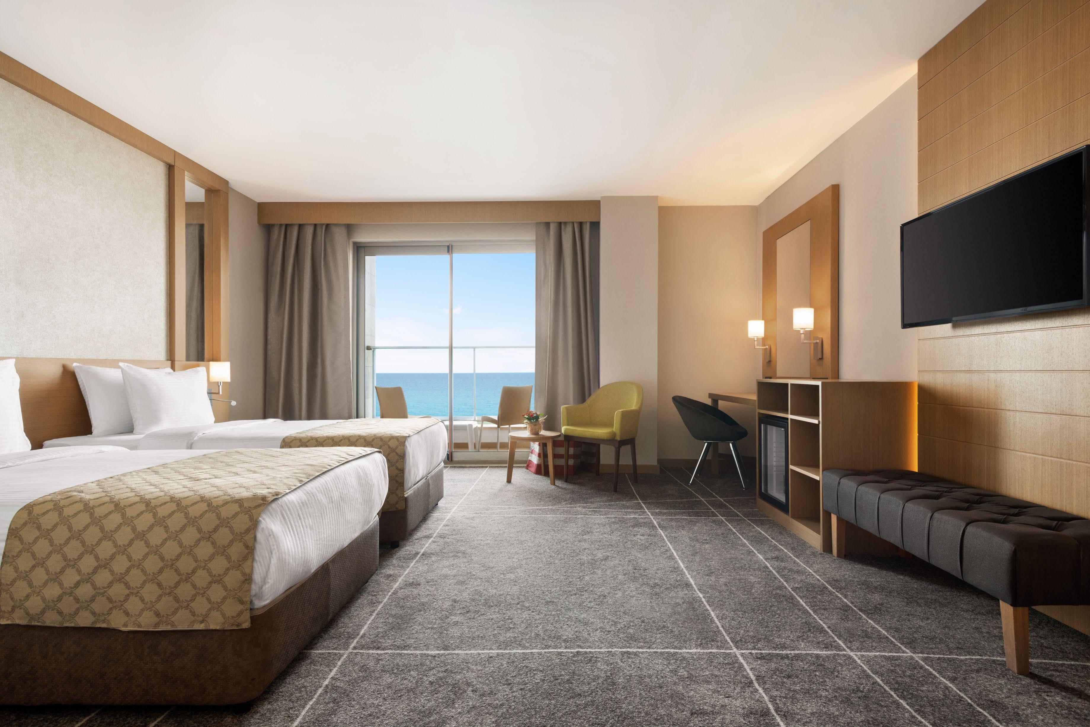 Ramada Resort By Wyndham Unye Eksteriør billede