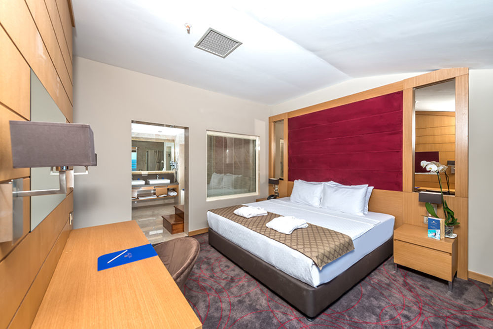 Ramada Resort By Wyndham Unye Eksteriør billede