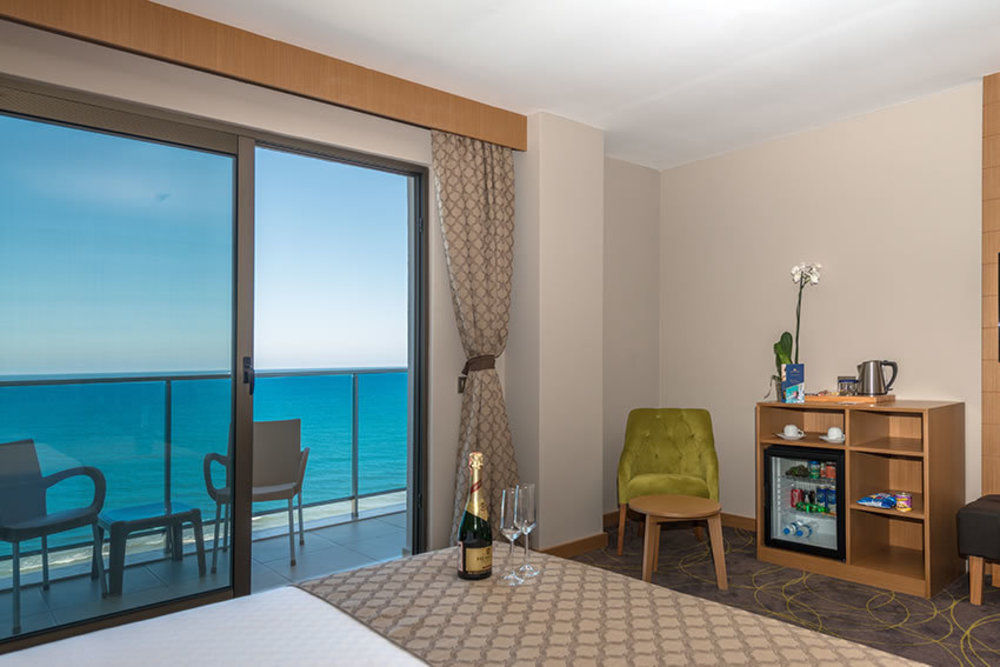Ramada Resort By Wyndham Unye Eksteriør billede