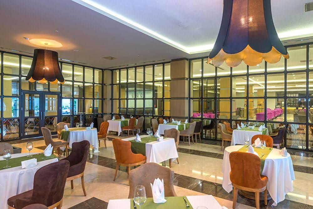 Ramada Resort By Wyndham Unye Eksteriør billede