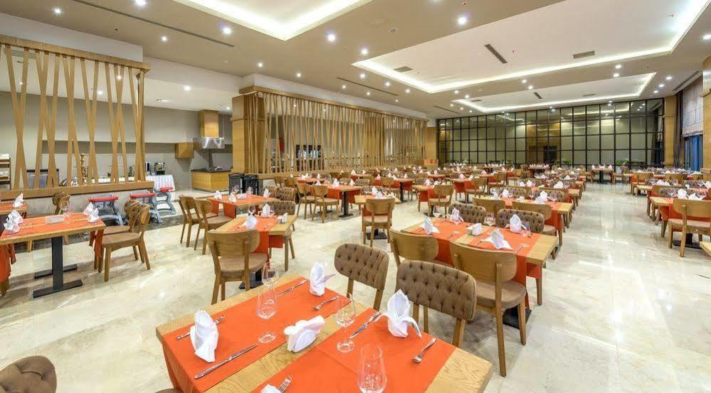 Ramada Resort By Wyndham Unye Eksteriør billede