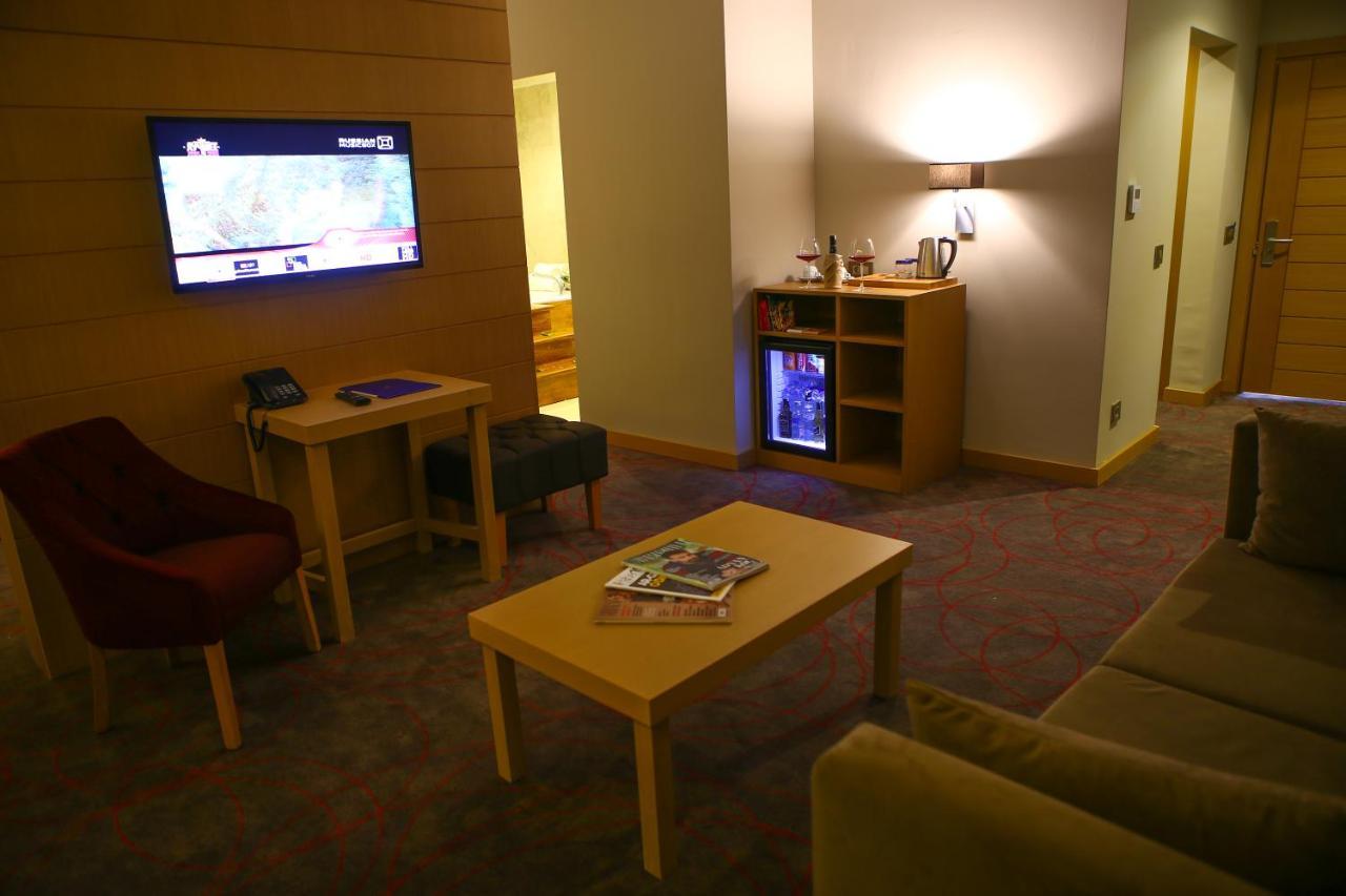 Ramada Resort By Wyndham Unye Eksteriør billede